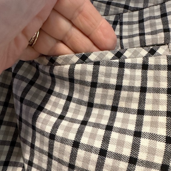 Lands’ End Slim Fit Stretch Pant - Picture 3 of 5